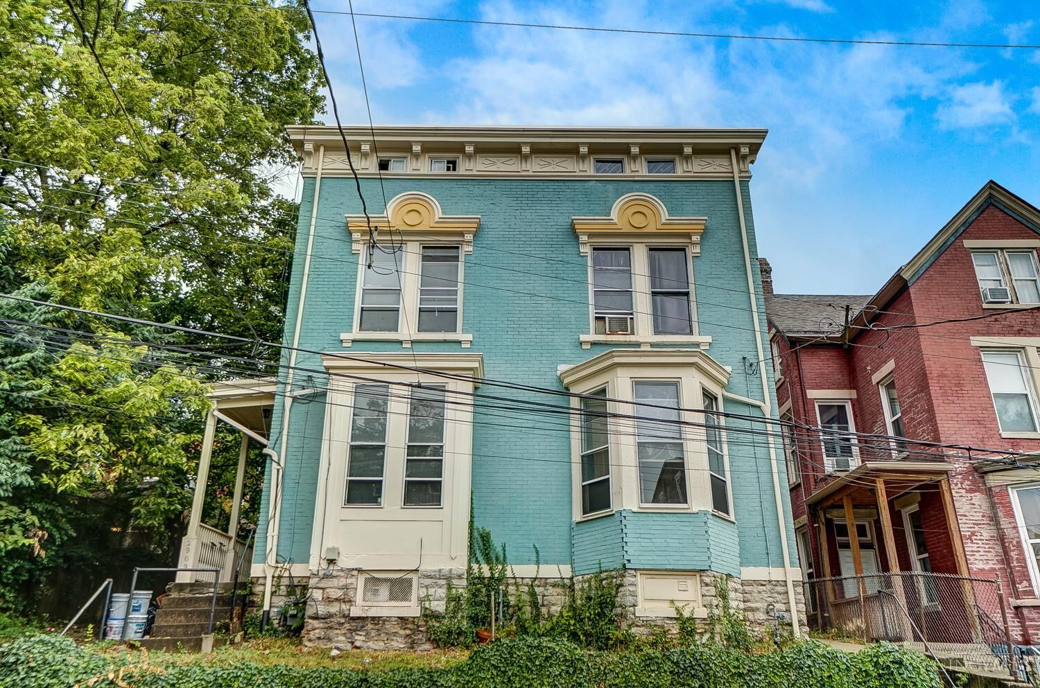 Property Photo: 2909 Vaughn Street OH 45219