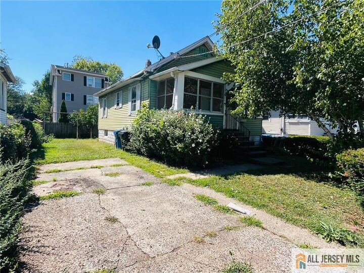211 University Avenue  Metuchen NJ 08840 photo