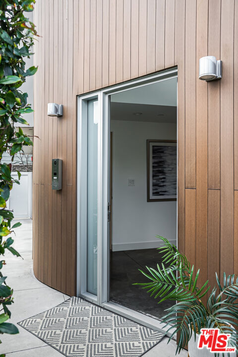 Property Photo:  532 6th St  CA 90266 