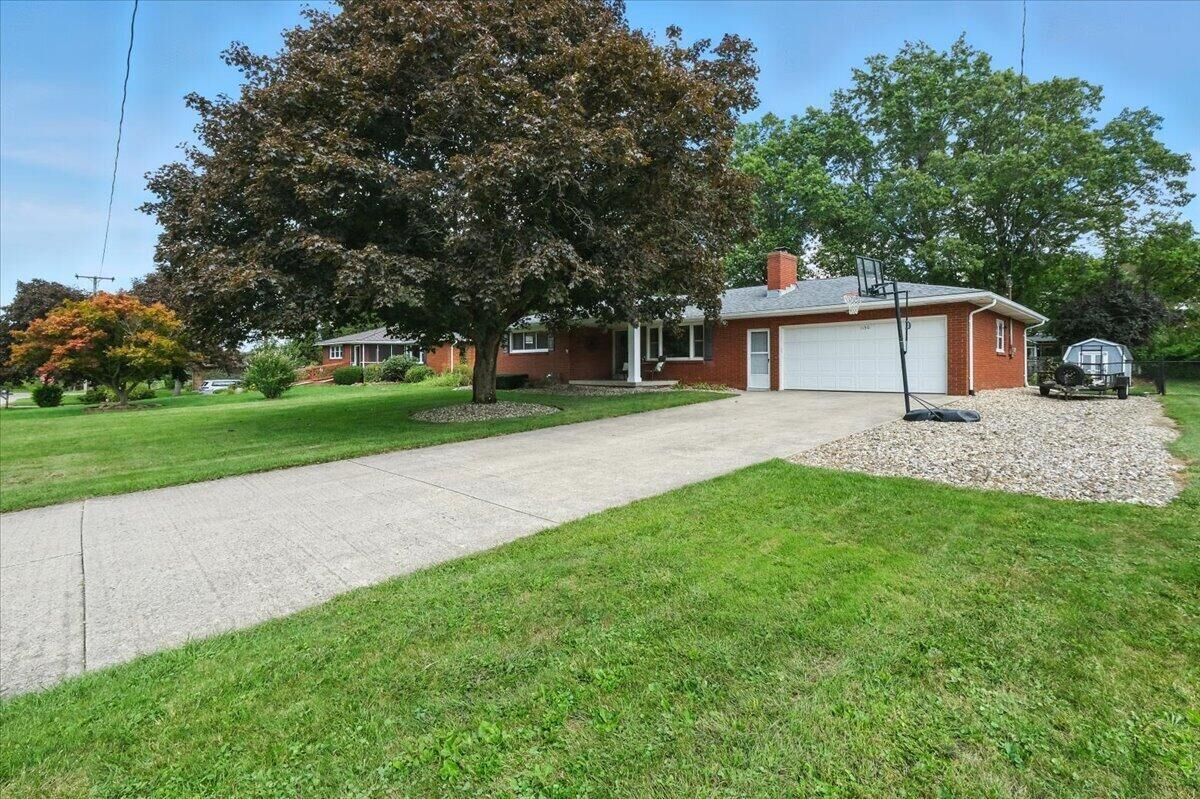 Property Photo: 1150 Delwood Drive OH 44905