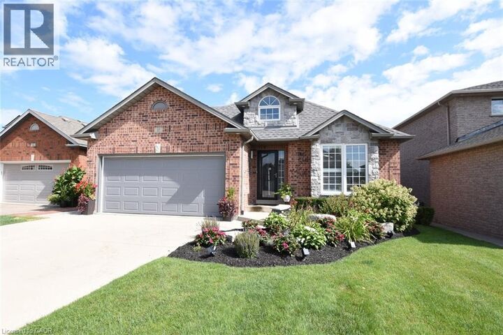 17 Durrell Court  Hamilton ON L9A 5H5 photo