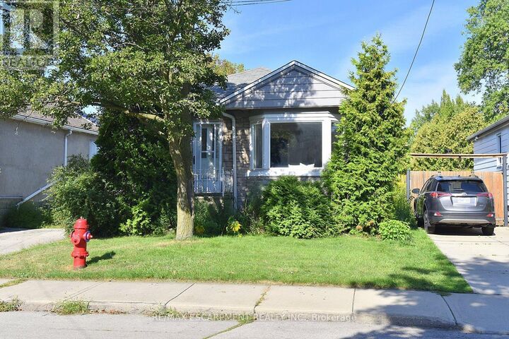 Property Photo: 82 East 38th Street ON L8V 4E5