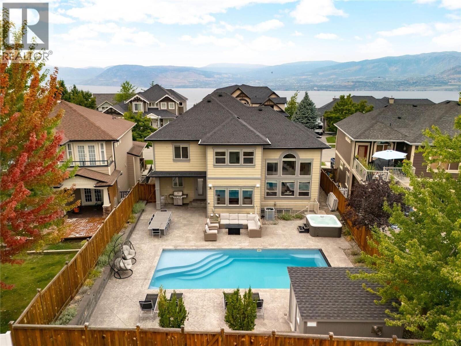 Photo de la propriété:  353 Quilchena Drive  BC V1W 4V3 