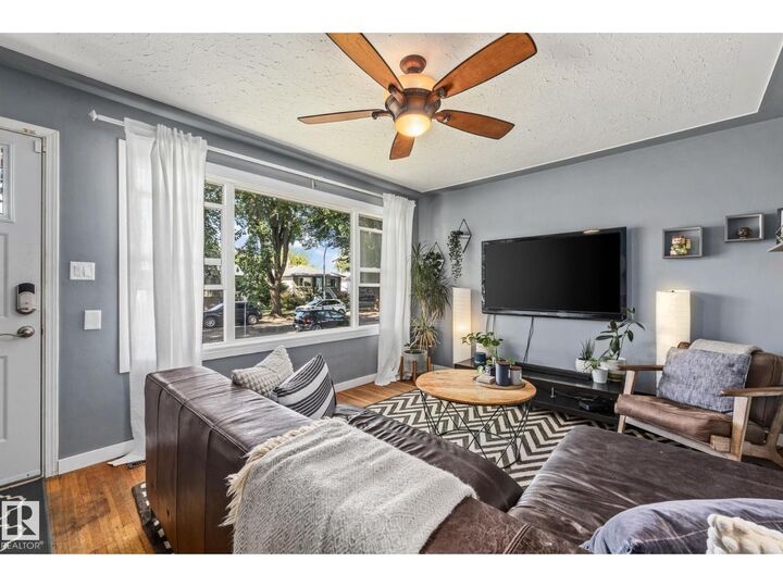 Property Photo:  12127 61 St NW  AB T5W 4B4 