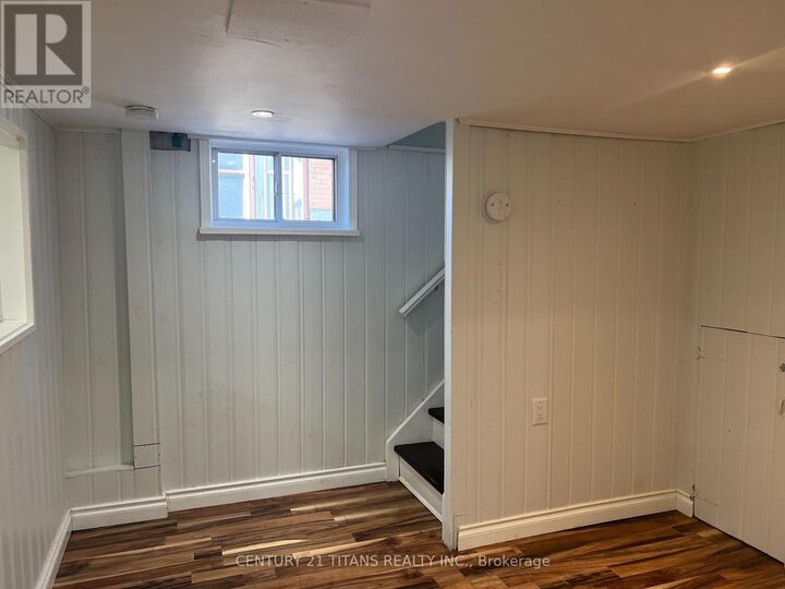 Property Photo: 54 Newlands Avenue ON M1L 1R9