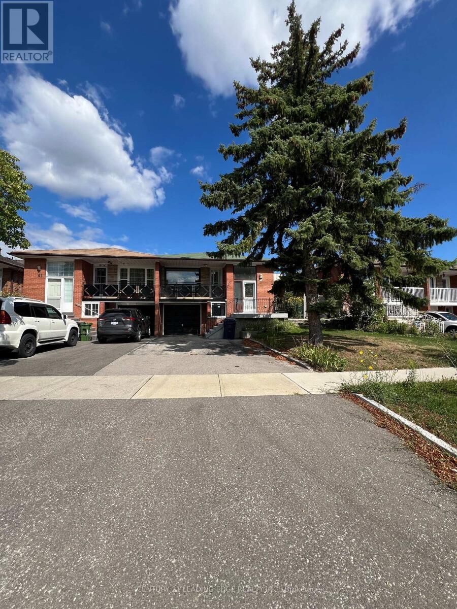 Property Photo: 39 Picaro Drive Main ON M3N 2B6