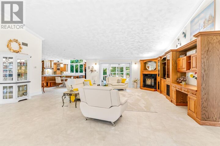 Property Photo: 5 Harris Court PE C1N 5R7