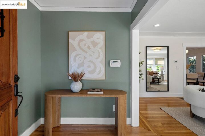 Property Photo: 3056 California St CA 94602