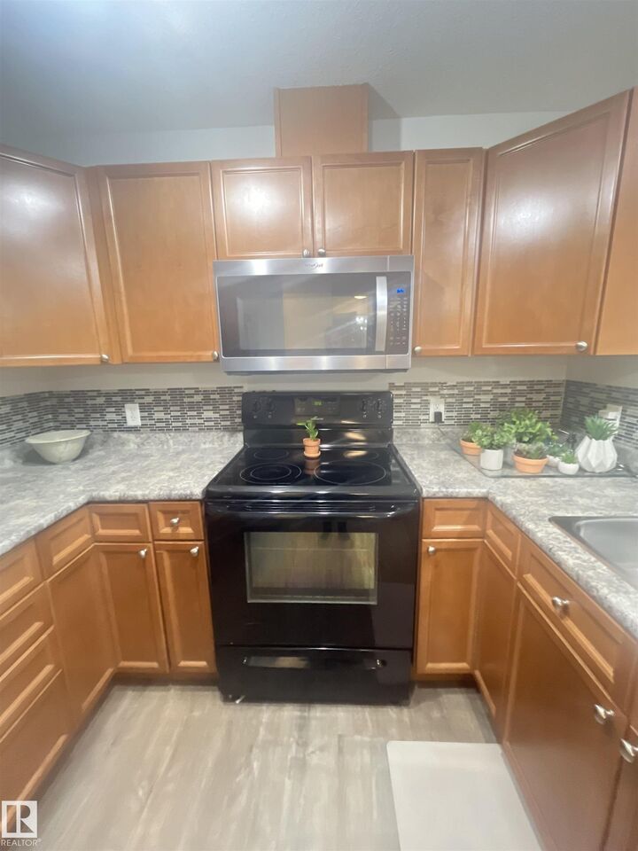Photo de la propriété: 4903 47 Avenue 204 AB T7Z 0C6