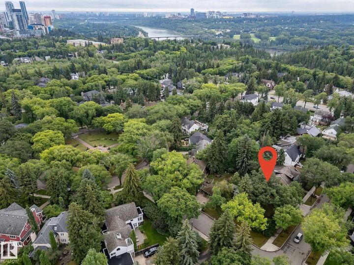 10235 134 Street NW  Edmonton AB T5N 2A6 photo