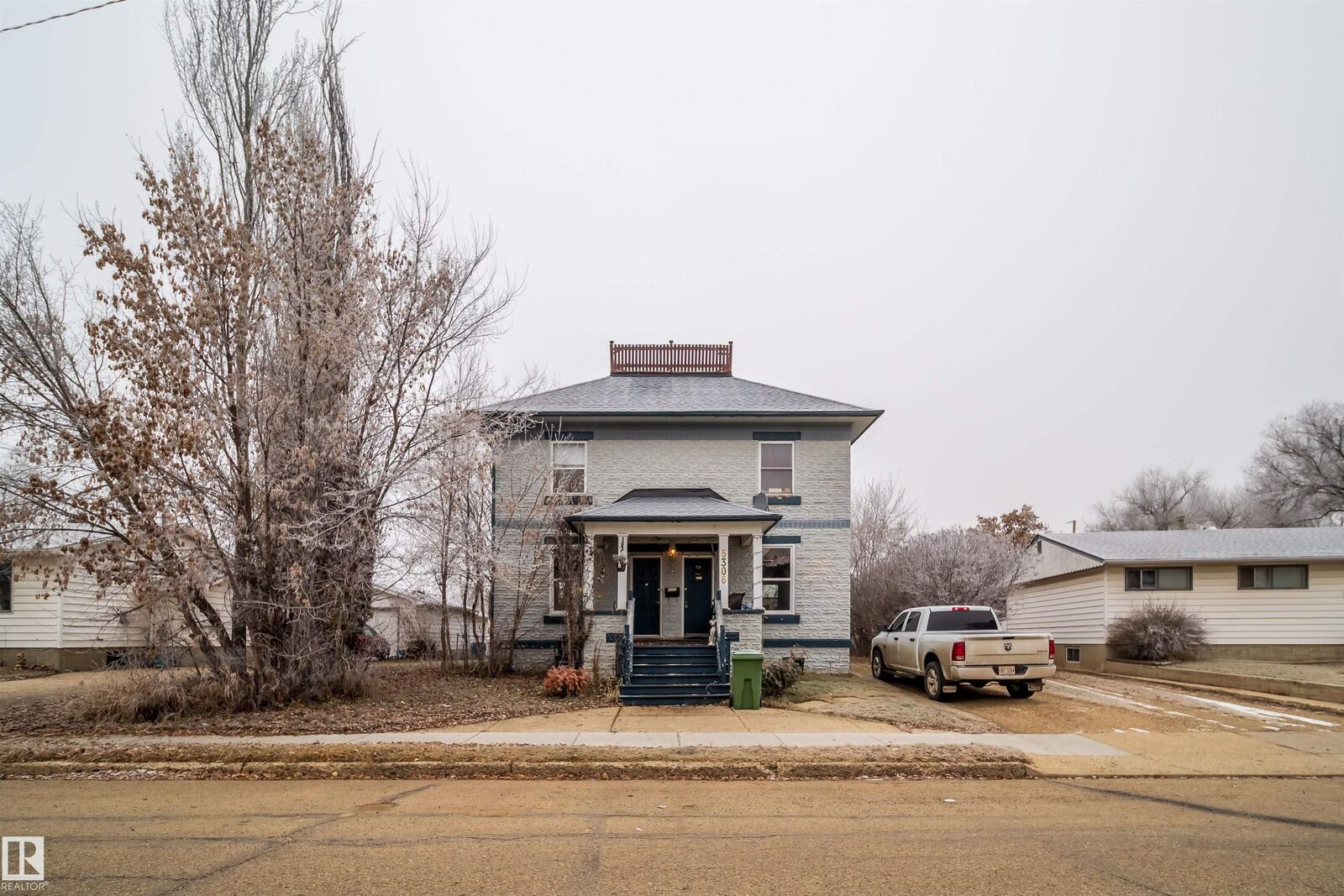 Property Photo:  5306 47 Street  AB T9A 1E3 