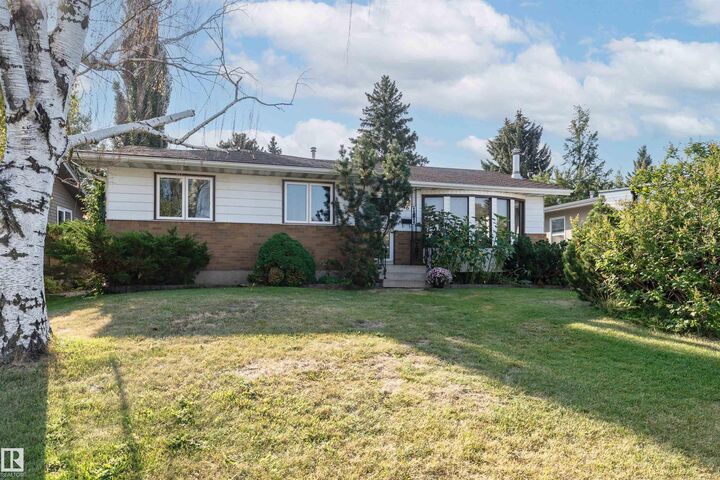 Property Photo:  46 Graham Rd  AB T8A 3L8 