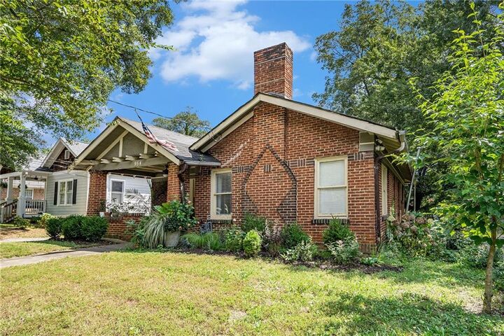 Property Photo:  954 White Street SW  GA 30310 