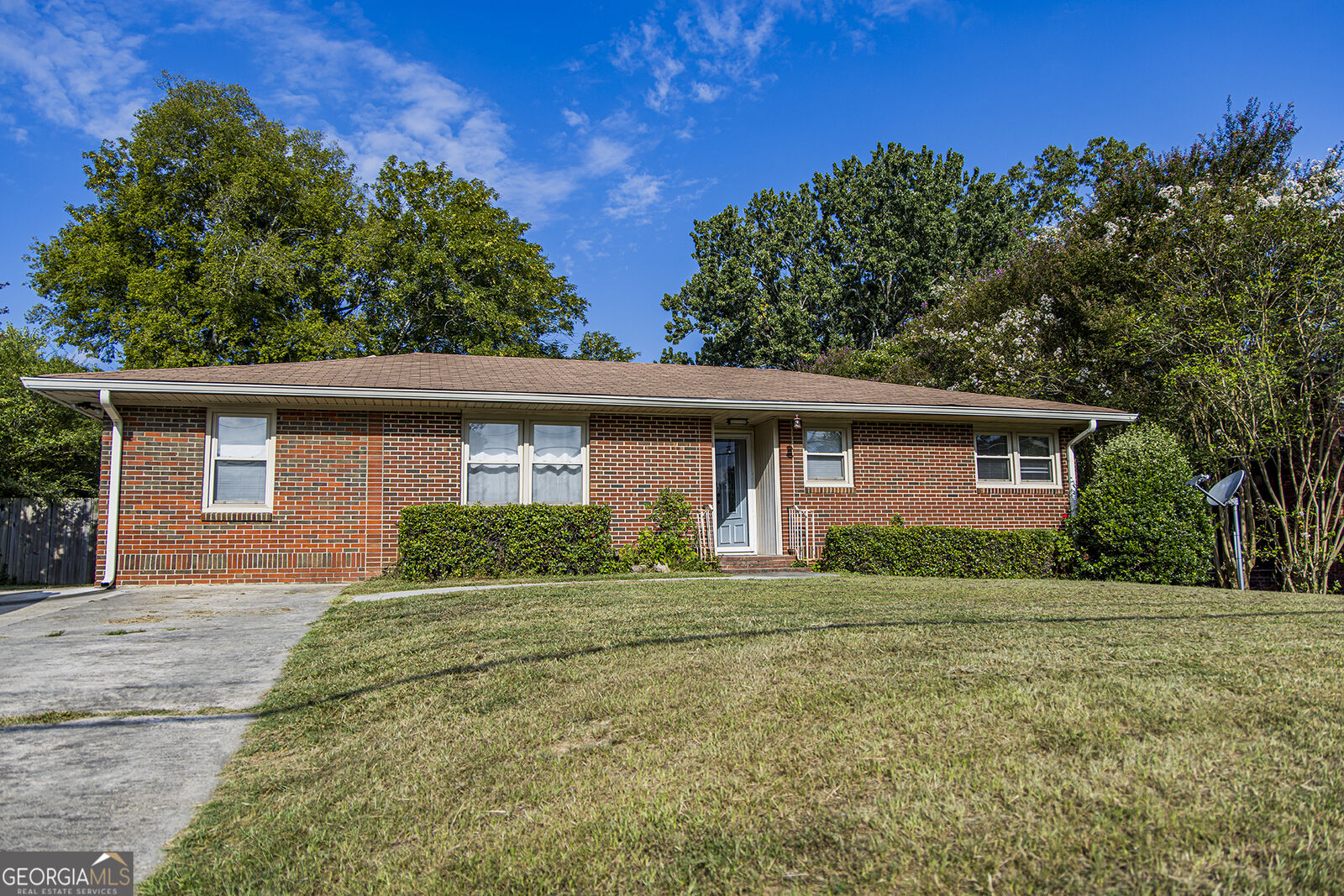 Property Photo: 200 Coosawattee Avenue SW GA 30165