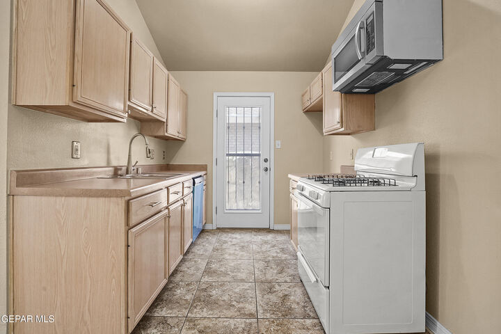 Property Photo: 1695 Saint Paul Place TX 79936