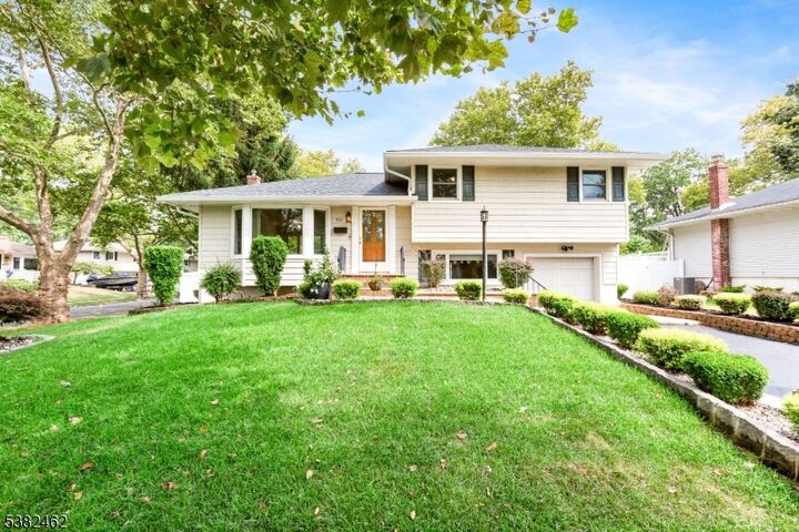 Property Photo: 723 Dianne Ct NJ 07065