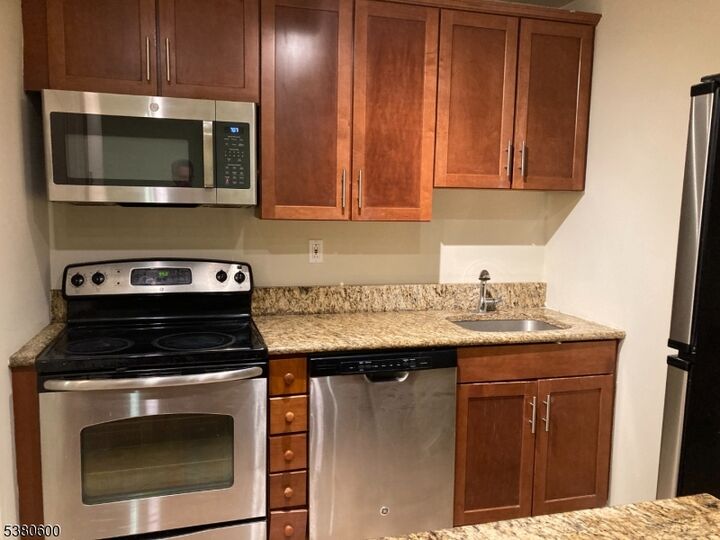Property Photo:  111 Mulberry St 1E  NJ 07102 