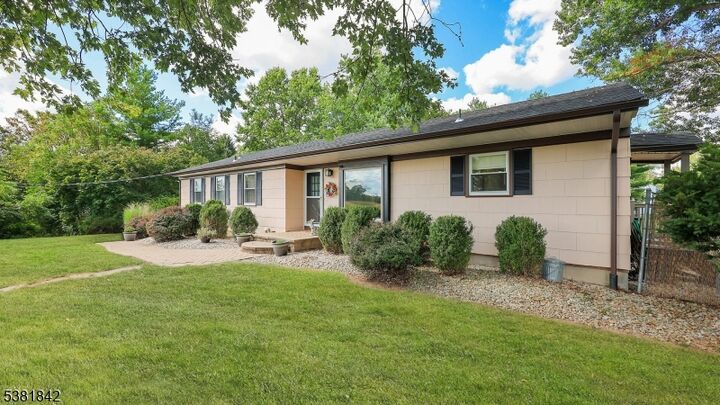 Property Photo:  18 Rittenhouse Rd  NJ 08559 