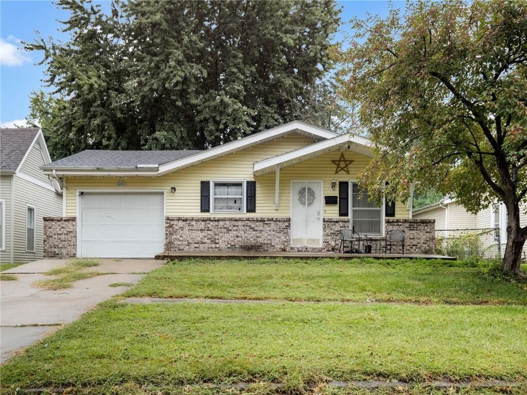 Property Photo:  406 Calhoun Street  MO 64601 