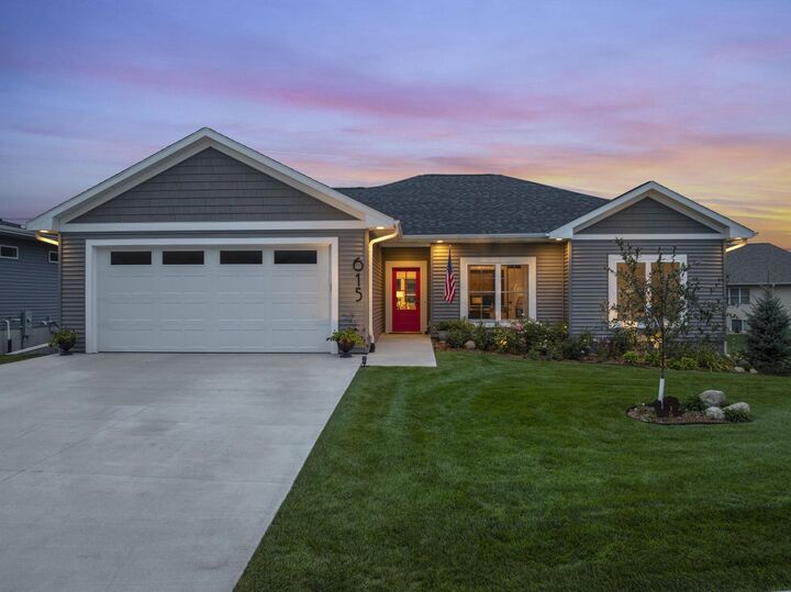 615 Melendy Lane  Cedar Falls IA 50613 photo