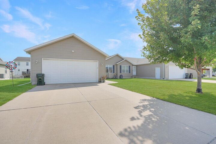 Property Photo: 1520 Springbrook Drive IA 50613
