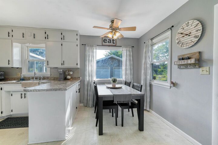 Property Photo:  2416 Valley Park  IA 50613 