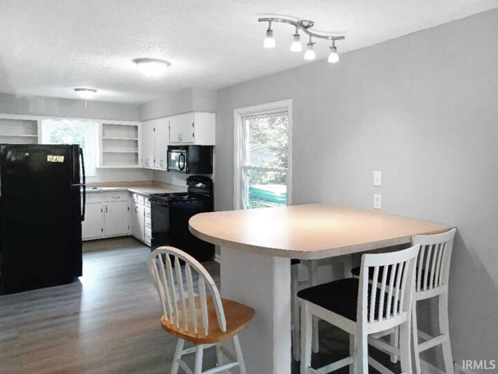 Property Photo: 1404 S Harlan Avenue IN 47714