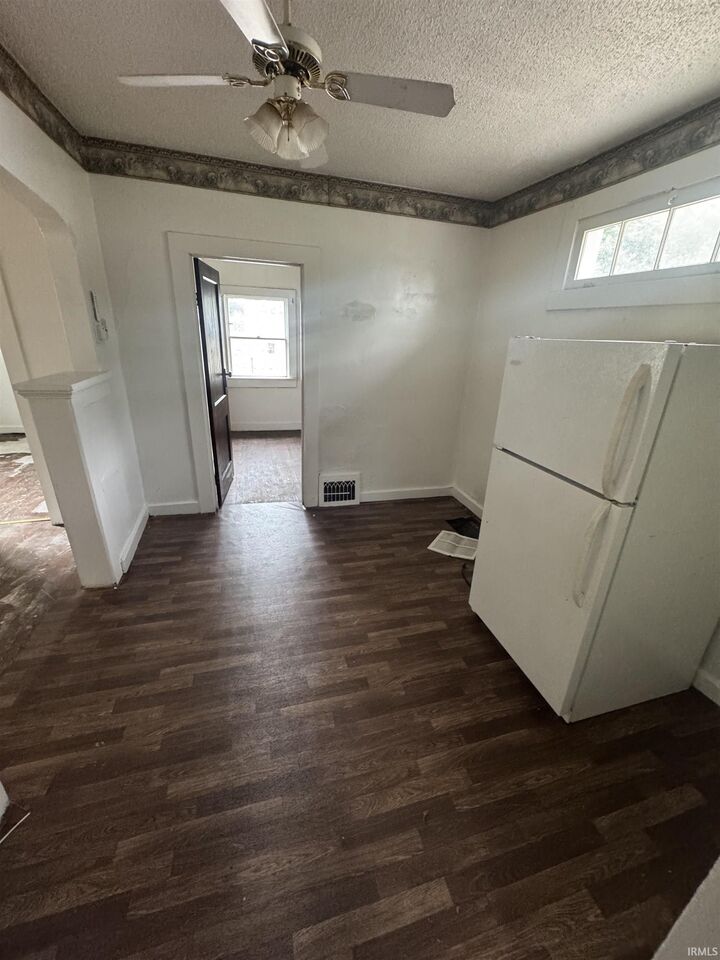 Property Photo: 1721 W 4th Street IN 46808