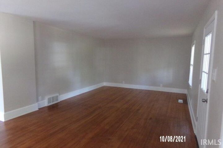 Property Photo: 639 Bayard Park Drive IN 47713