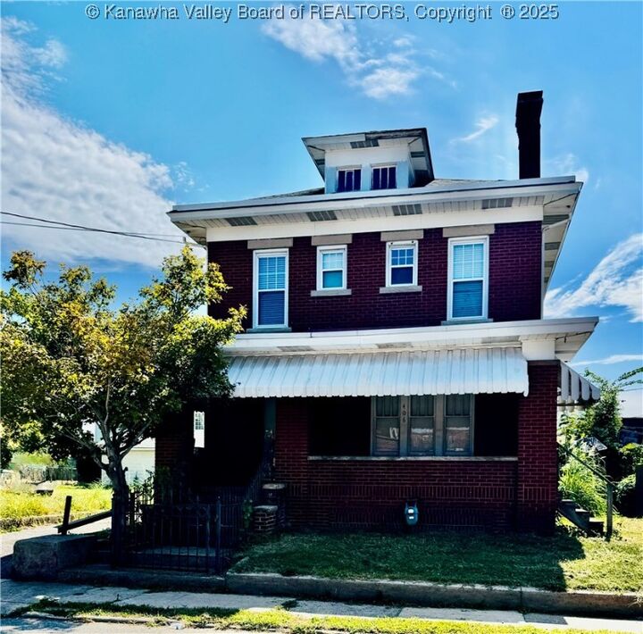 406 Elm Street  Charleston WV 25302 photo