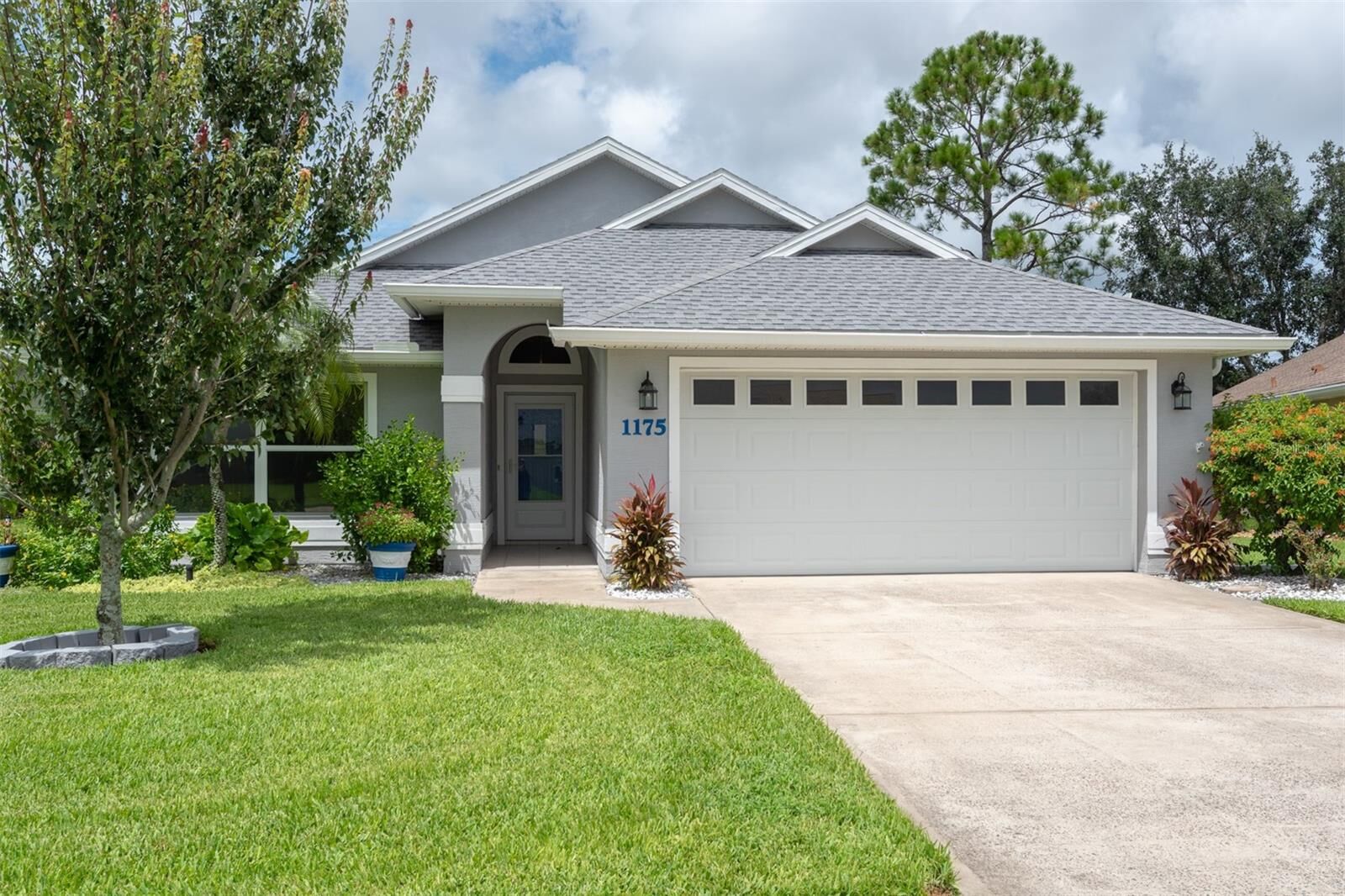 Property Photo: 1175 Sable Key Circle FL 32128