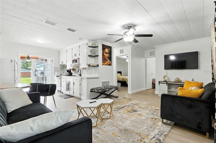 Property Photo: 5121 10th Street FL 33542