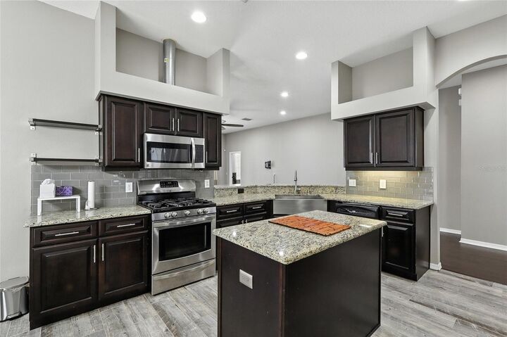 Property Photo:  18112 Fall Creek Drive  FL 33558 