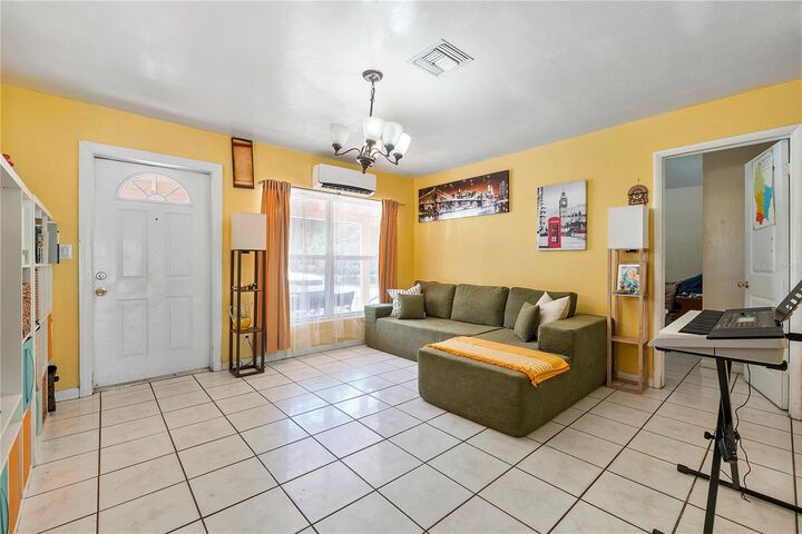 Property Photo: 5161 N Andrews Avenue FL 33309