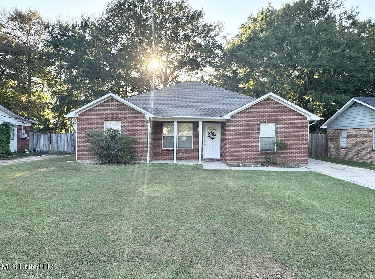 Property Photo: 1725 Dolphin Drive MS 39553