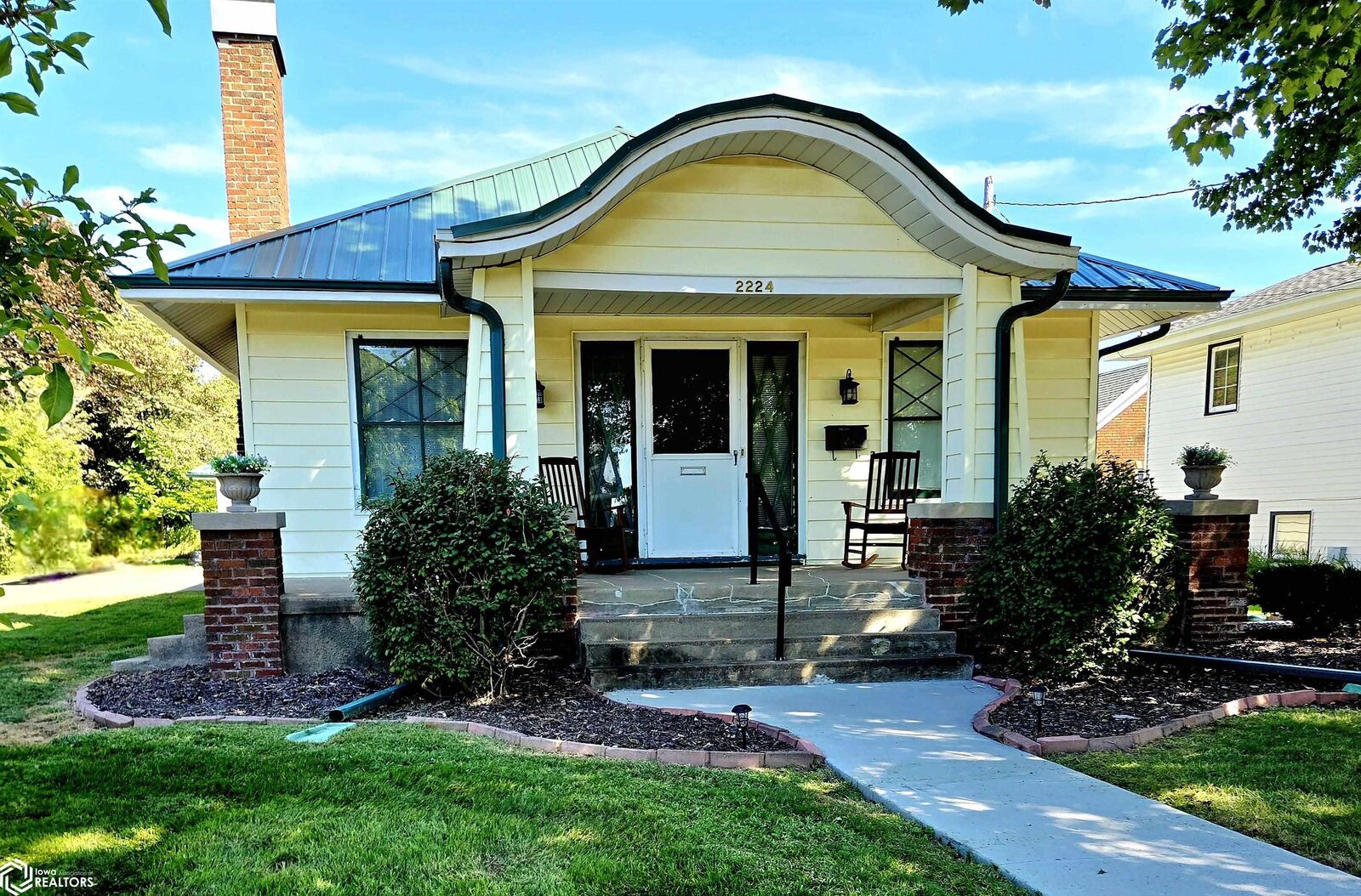 Property Photo: 2224 Sunnyside Avenue IA 52601