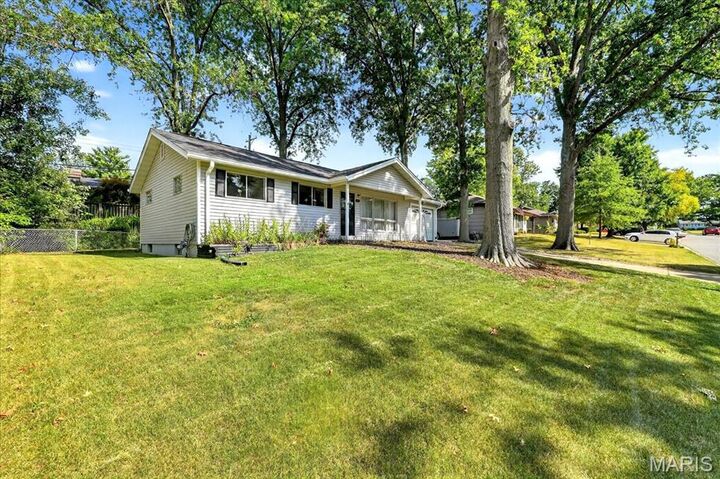 Property Photo: 1408 Homecrest Drive MO 63127