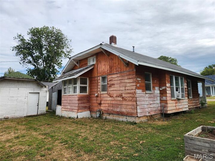Property Photo:  511 S Elm Street  MO 63456 