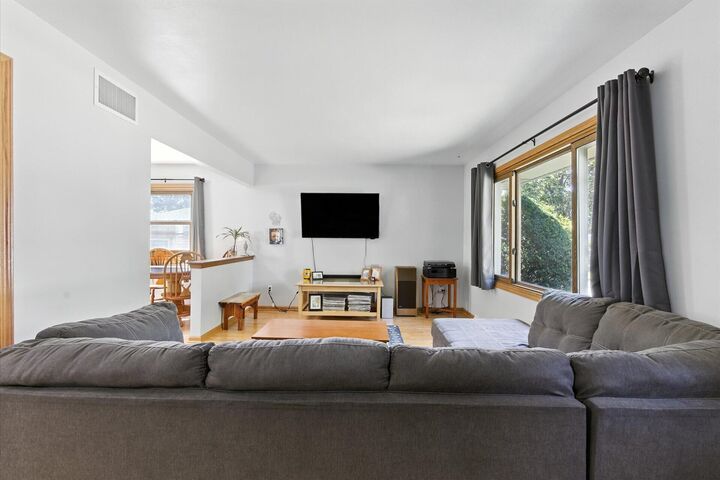 Property Photo:  1801 Santa Barbara Dr  WI 53189 