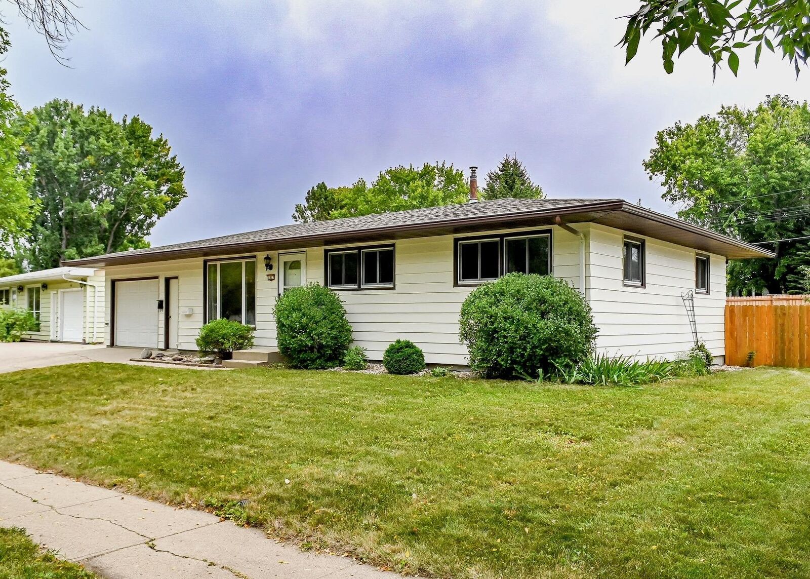 Property Photo:  1837 10th St SW  ND 58701 