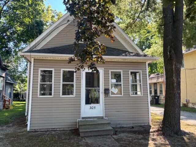 Property Photo:  305 N Elm Avenue  MI 49202 