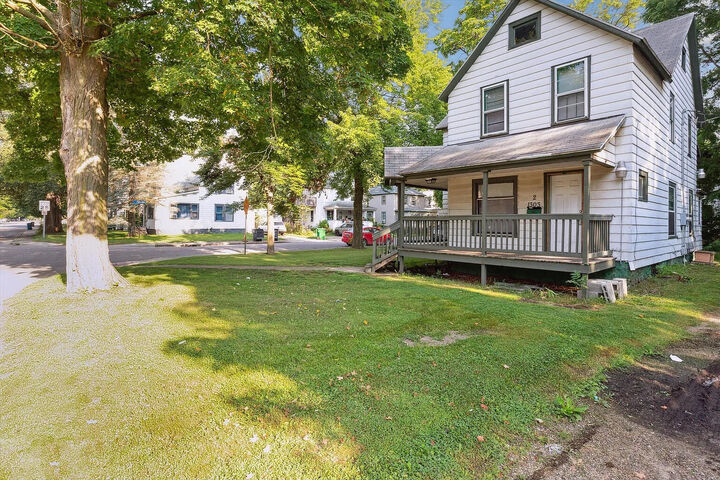 Property Photo: 1303 E Stockbridge Avenue MI 49001