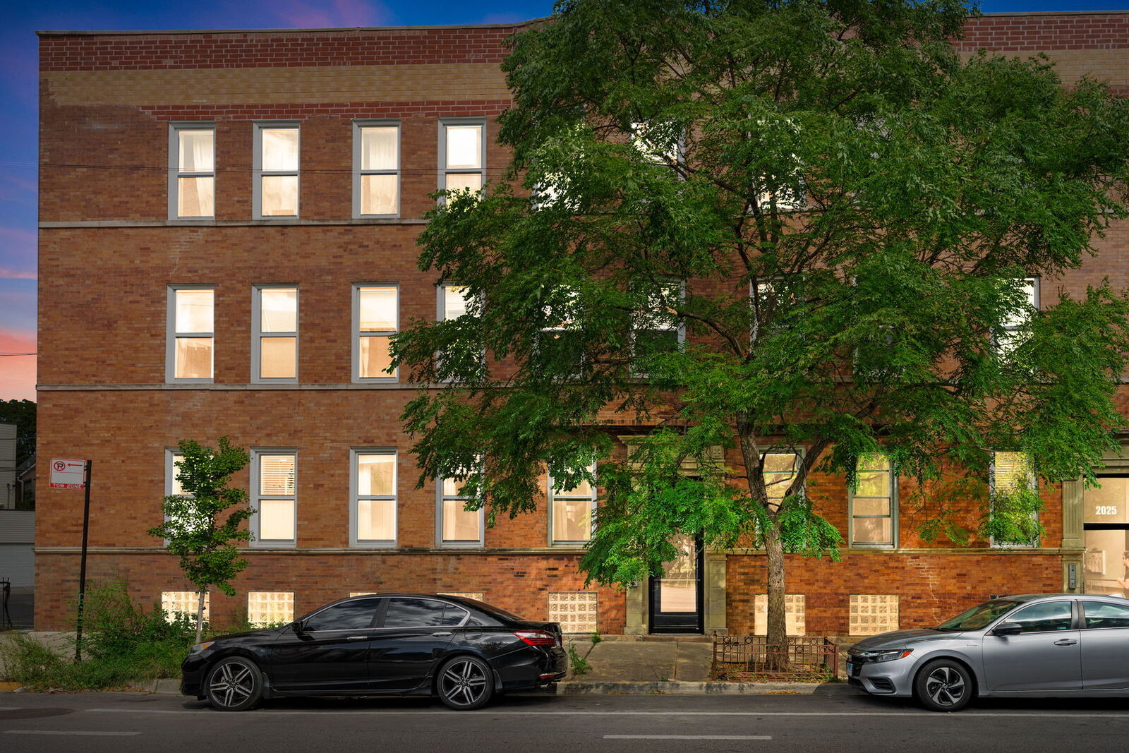 Property Photo: 2027 N California Avenue E1 IL 60647