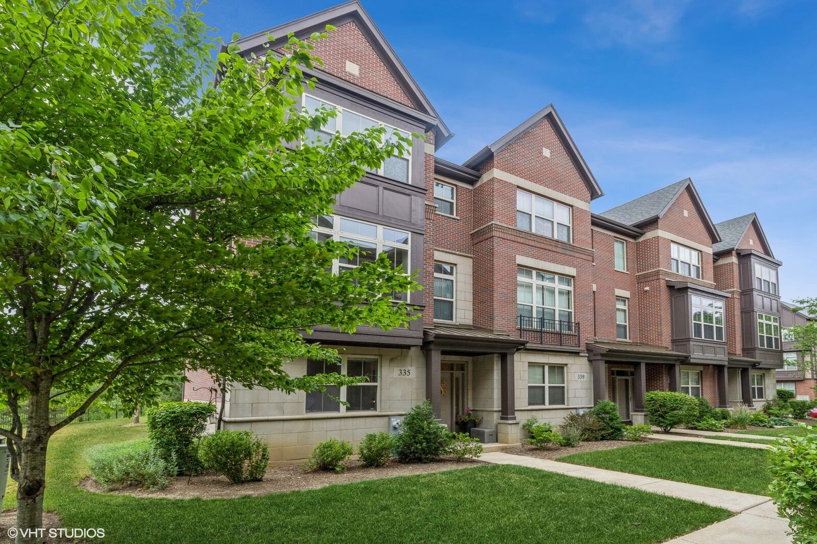Property Photo: 335 W Alpine Springs Drive 335 IL 60061