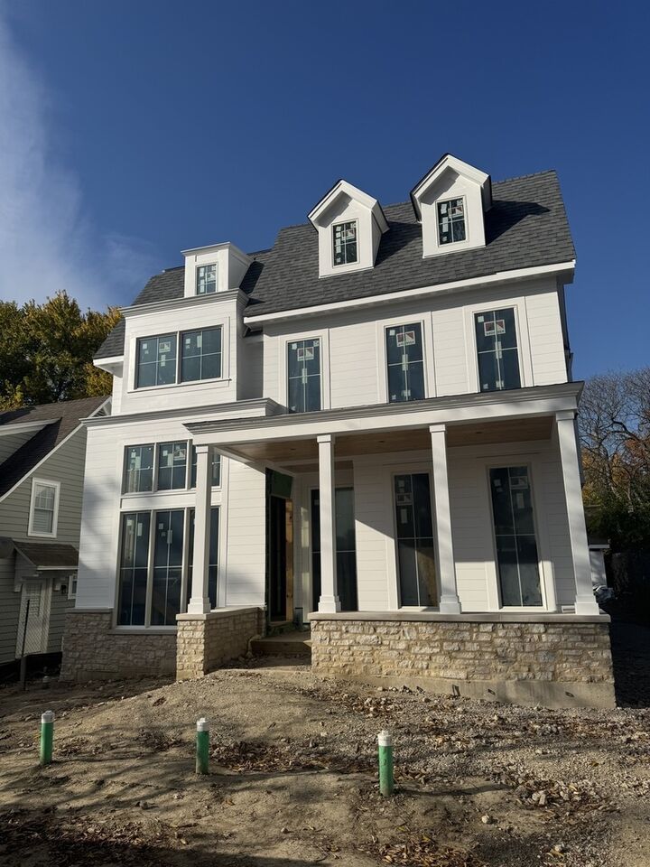 Property Photo: 6 S Elm Street IL 60521