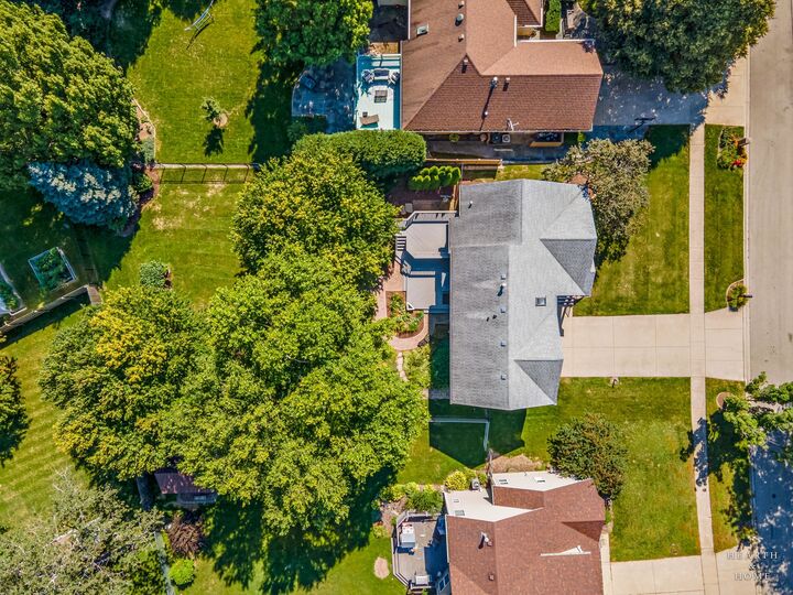 Property Photo: 4716 Crystal Trail IL 60050