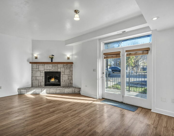 Property Photo: 6531-33 S Woodlawn Avenue 1S IL 60637