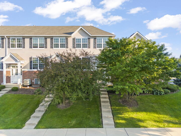 Property Photo:  2234 Beresford Drive  IL 60560 