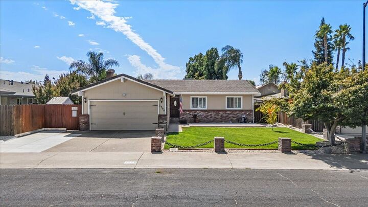 Property Photo:  2408 Tejon Street  CA 95242 