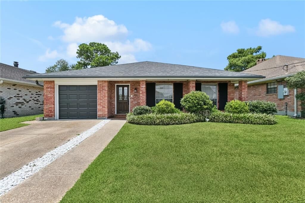 Property Photo: 2420 N Atlanta Street LA 70003